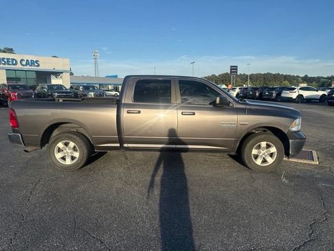 Used 2019 RAM 1500 Classic SLT RWD image 2