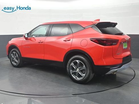 Used 2025 Chevrolet Blazer LT FWD image 5