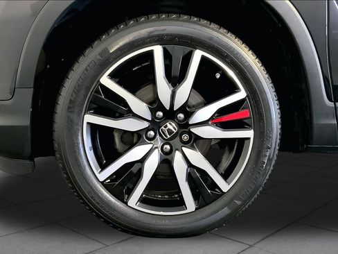 Used 2019 Honda Pilot Touring image 11
