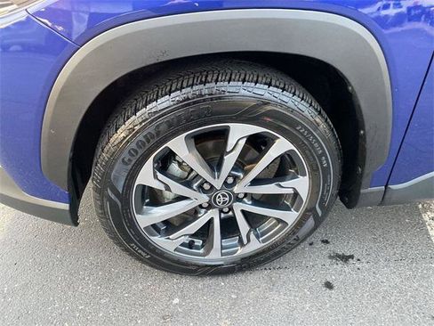 Certified 2023 Toyota Corolla Cross XLE image 10