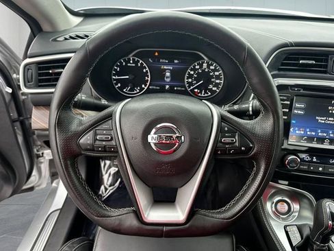 Used 2016 Nissan Maxima Platinum w/ Interior Lighting Package FWD image 17