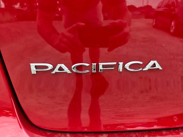New 2027 Chrysler Pacifica Select FWD image 16