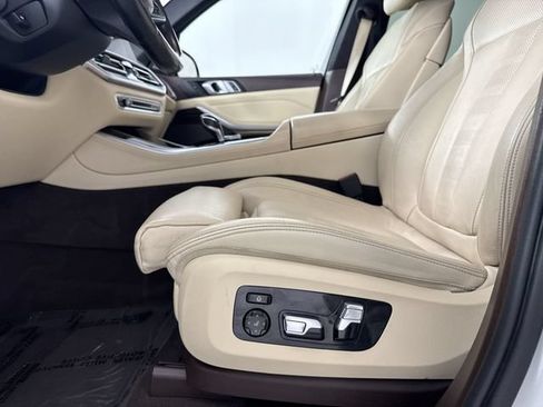 Used 2019 BMW X5 xDrive40i w/ M Sport Package AWD/4WD image 22