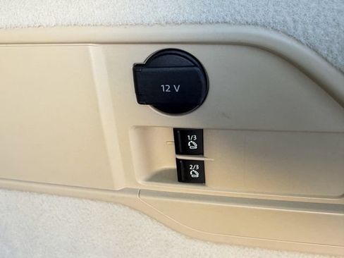 Used 2016 Volkswagen Touareg Executive AWD/4WD image 31