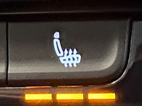 Used 2024 Volkswagen Jetta SE image 4