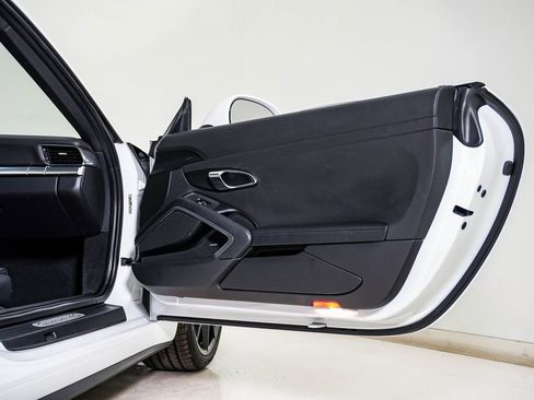 Certified 2016 Porsche 911 Carrera 4S image 17