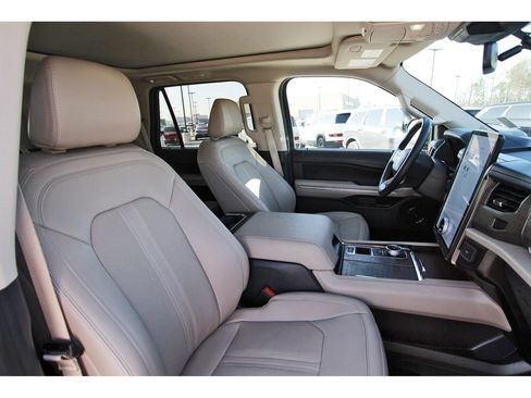 Certified 2023 Ford Expedition Limited image 26