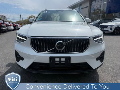 Used 2024 Volvo XC40 B5 Plus w/ Protection Package Premier AWD/4WD image 3