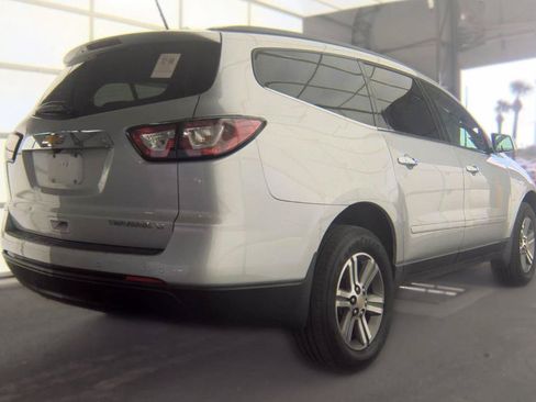 Used 2016 Chevrolet Traverse LT FWD image 4