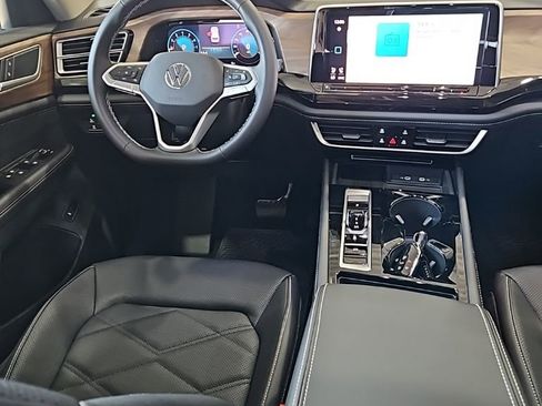 New 2026 Volkswagen Atlas SE FWD image 28