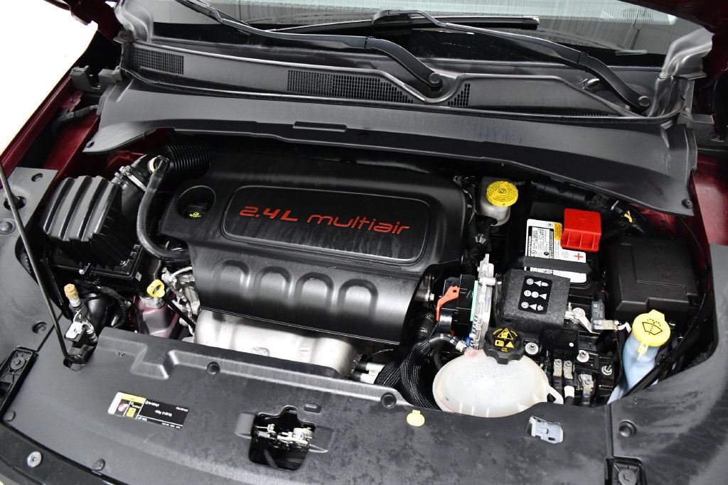 Used 2022 Jeep Compass Limited w/ Elite Group AWD/4WD image 6