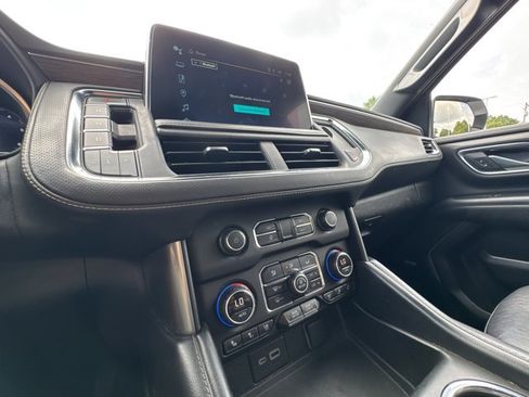 Used 2023 Chevrolet Suburban Premier RWD image 12