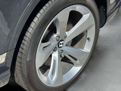 New 2025 Bentley Bentayga Extended Wheelbase image 55