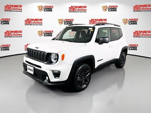 Used 2021 Jeep Renegade Latitude AWD/4WD image 12