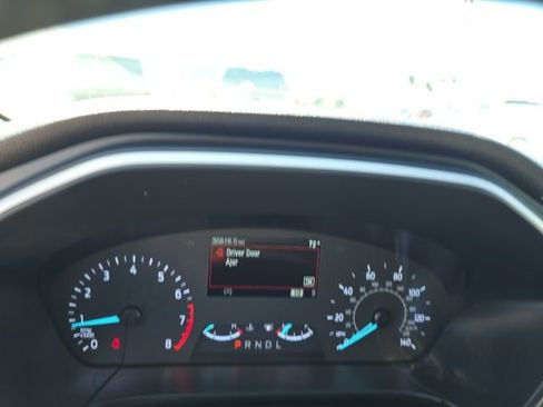 Certified 2022 Ford Escape SE w/ SE Sport Appearance Package image 11