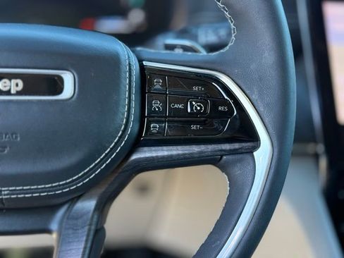 Used 2022 Jeep Grand Cherokee Overland image 26