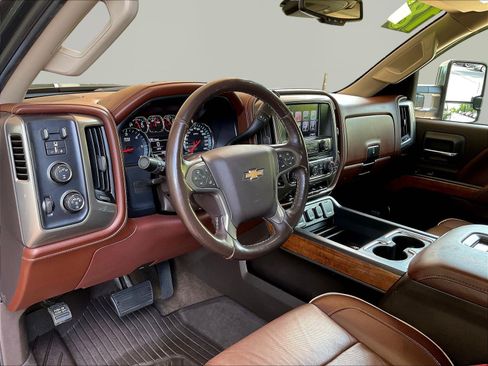 Used 2018 Chevrolet Silverado 2500 High Country AWD/4WD image 18