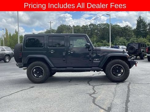 Used 2017 Jeep Wrangler Unlimited Sahara w/ Max Tow Package AWD/4WD image 6