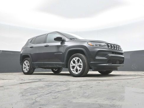 Used 2024 Jeep Compass Sport AWD/4WD image 42