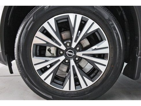 Used 2023 Nissan Rogue SV w/ SV Premium B Package image 29