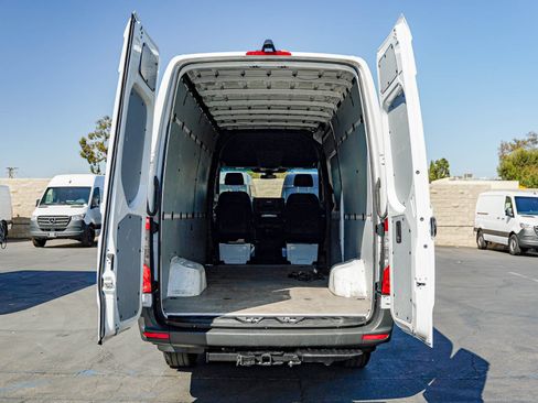 Used 2024 Mercedes-Benz Sprinter 3500 image 7