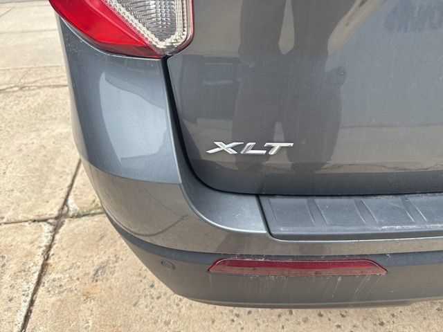 Used 2023 Ford Explorer XLT AWD/4WD image 6