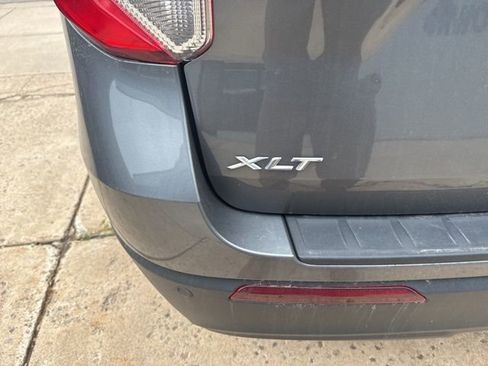 Used 2023 Ford Explorer XLT image 6