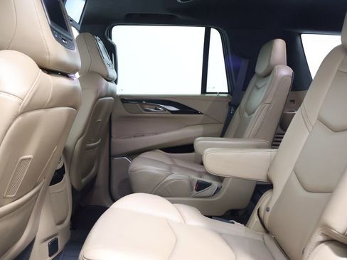 Used 2019 Cadillac Escalade Platinum AWD/4WD image 27