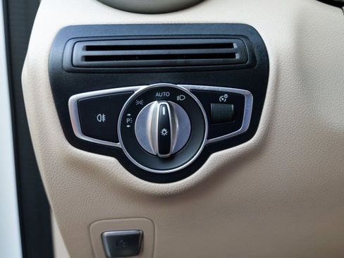 Used 2022 Mercedes-Benz GLC 300 GLC 300 image 46