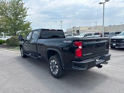 Used 2021 Chevrolet Silverado 2500 Custom w/ Custom Value Package AWD/4WD image 4