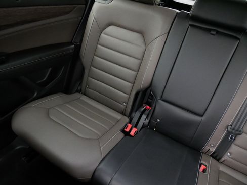 Certified 2024 Volkswagen Atlas SEL AWD/4WD image 12