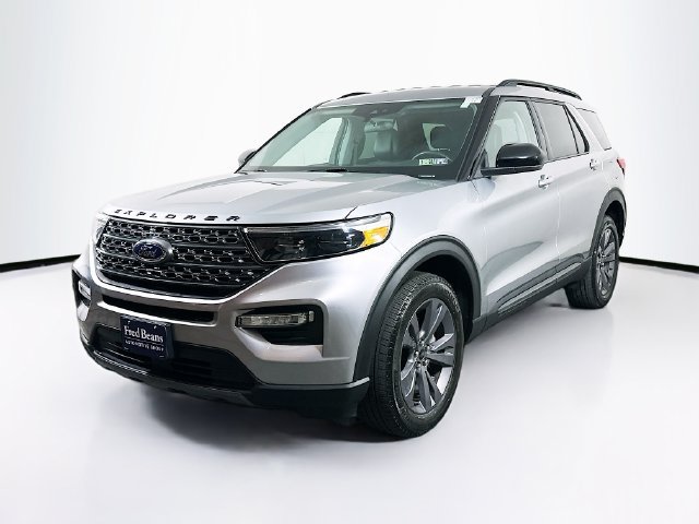 Used 2023 Ford Explorer XLT w/ Equipment Group 202A AWD/4WD image 3