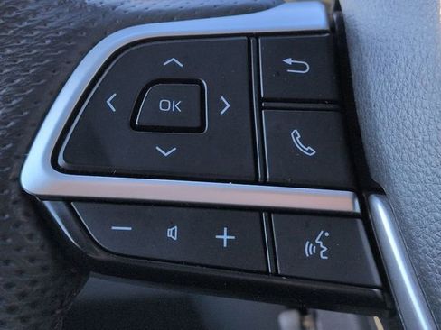 Used 2025 Toyota Sienna Platinum image 17