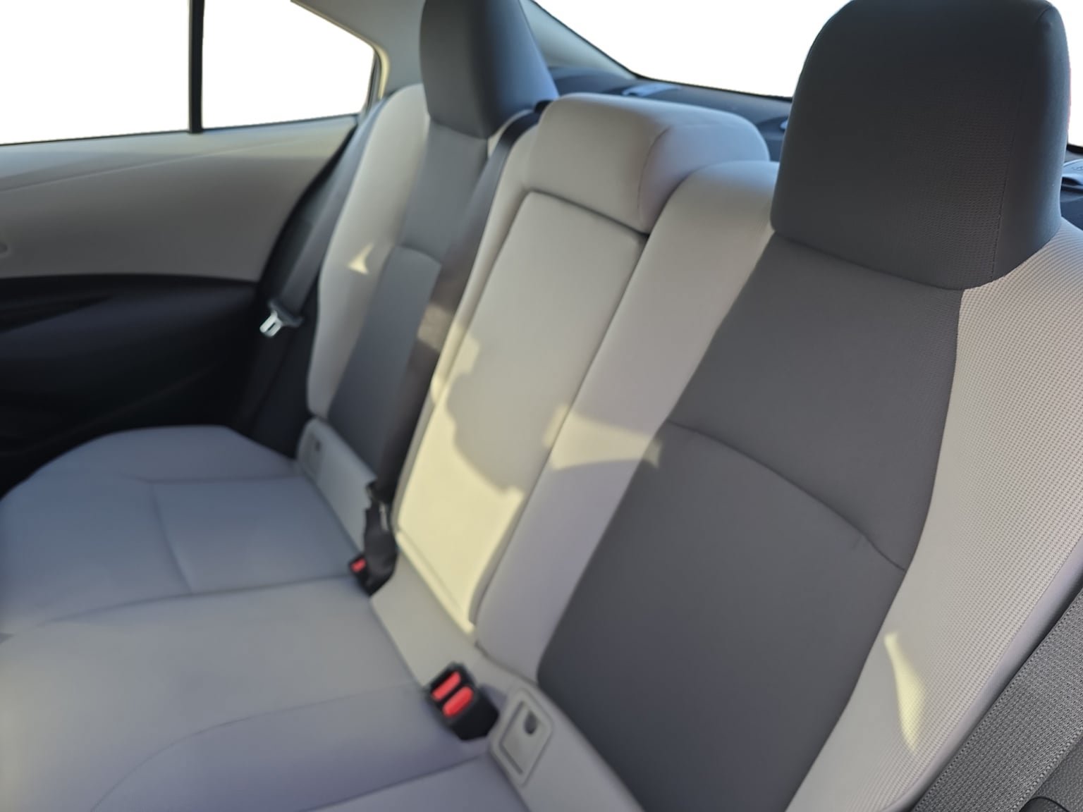 Used 2022 Toyota Corolla LE w/ Carpet Mat Package (TMS) FWD image 16