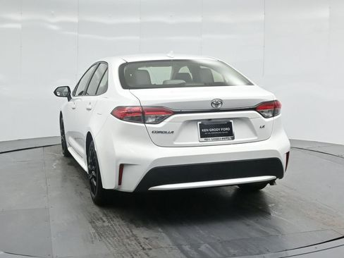 Used 2020 Toyota Corolla LE image 24