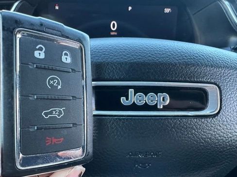 Used 2024 Jeep Grand Cherokee L Laredo image 51