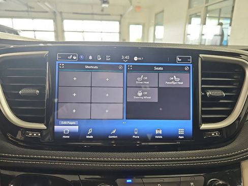 Used 2023 Chrysler Pacifica Touring-L FWD image 28