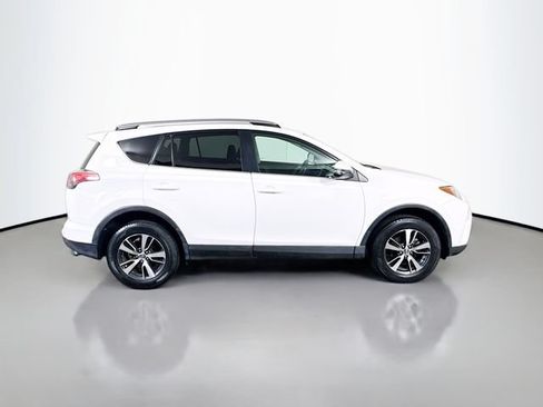 Used 2018 Toyota RAV4 XLE w/ Plus Extra Value Package AWD/4WD image 5