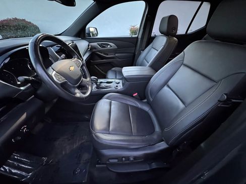 Used 2022 Chevrolet Traverse LT w/ LPO, Floor Liner Package FWD image 11