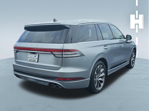 Used 2021 Lincoln Aviator Grand Touring w/ Equipment Group 302A AWD/4WD image 3