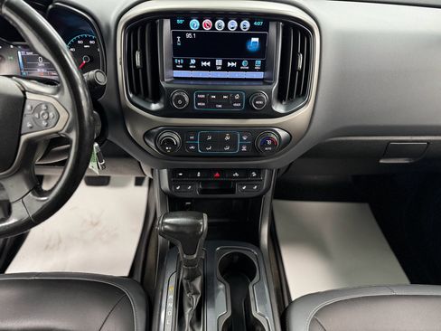 Used 2018 Chevrolet Colorado Z71 image 30