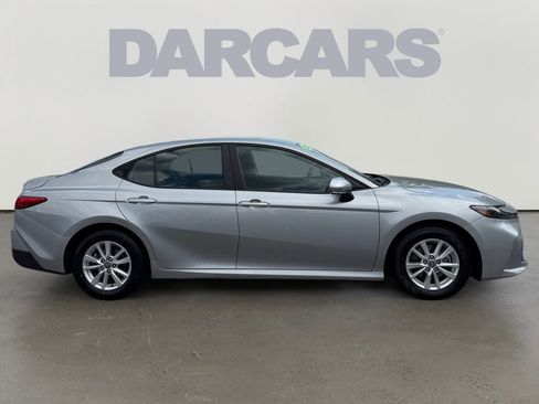 Used 2025 Toyota Camry LE FWD image 8