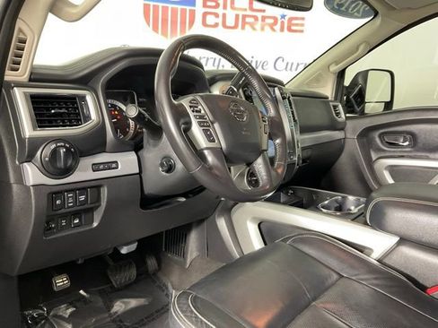 Used 2019 Nissan Titan PRO-4X w/ Pro-4x Convenience Package image 13