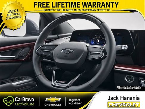 Used 2025 Chevrolet Traverse RS FWD image 11