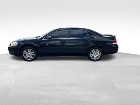 Used 2011 Chevrolet Impala LT w/ Luxury Edition Package FWD image 4