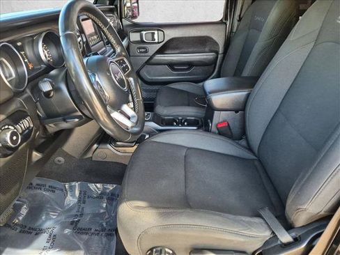Used 2019 Jeep Wrangler Unlimited Sahara AWD/4WD image 16