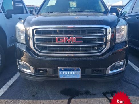 Used 2017 GMC Yukon XL SLT image 1