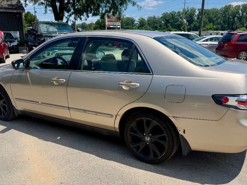 Used 2003 Honda Accord LX image 10