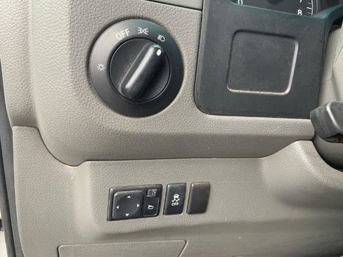 Used 2018 Nissan NV 3500 SV w/ Navigation Package RWD image 22