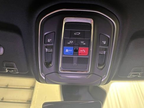 Used 2025 Jeep Grand Cherokee Limited w/ Trailer Tow Package image 18